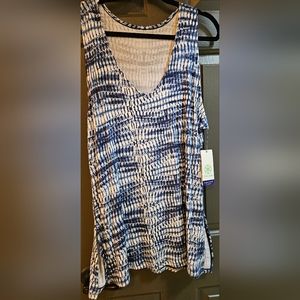 NWT! GAIAM Womens XL top in blue amd white.